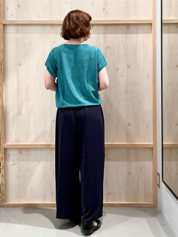nakoさんの「THE SHOP TK｜【6色展開】さらさらフレンチニット【毛玉になりにくい/洗濯機OK】」を使ったコーディネート