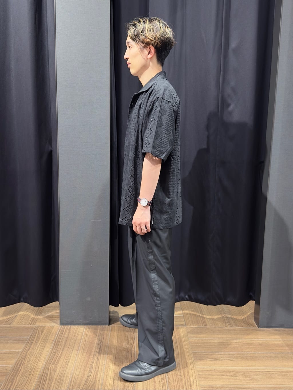 tomoyaさんの「THE SHOP TK｜ツイルキーネック 半袖Tシャツ 接触冷感/洗濯機OK」を使ったコーディネート
