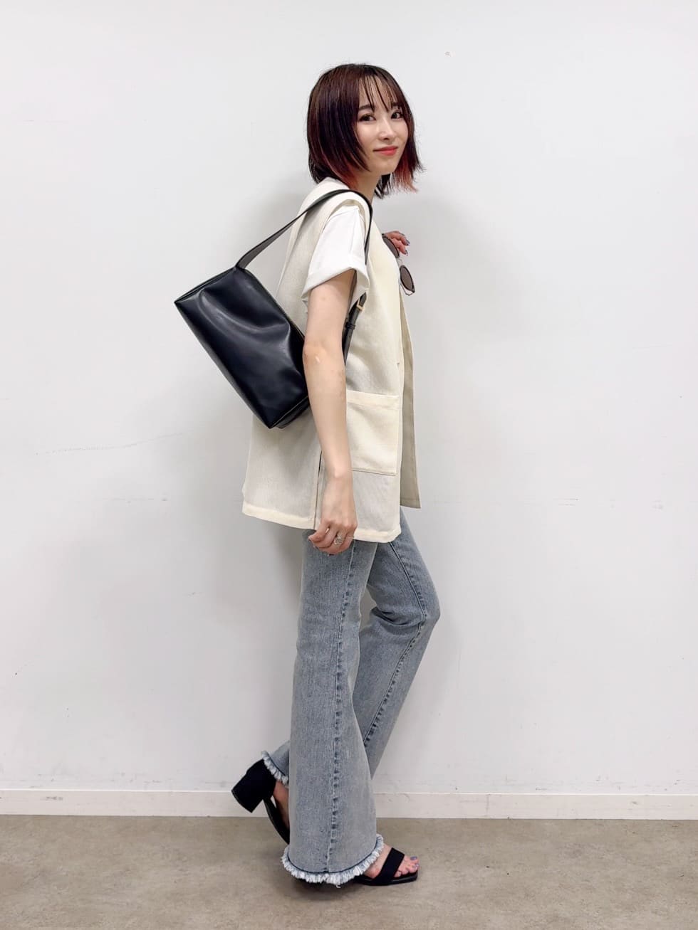 𝐜𝐡𝐢𝐤𝐚さんの「SHOO･LA･RUE｜【S-LL】夏のレイヤードコーデに さらりと着られるメッシュジレ」を使ったコーディネート