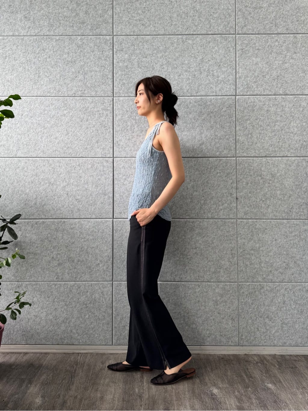 uchi__yamaさんの「CODE A｜line zip trousers」を使ったコーディネート