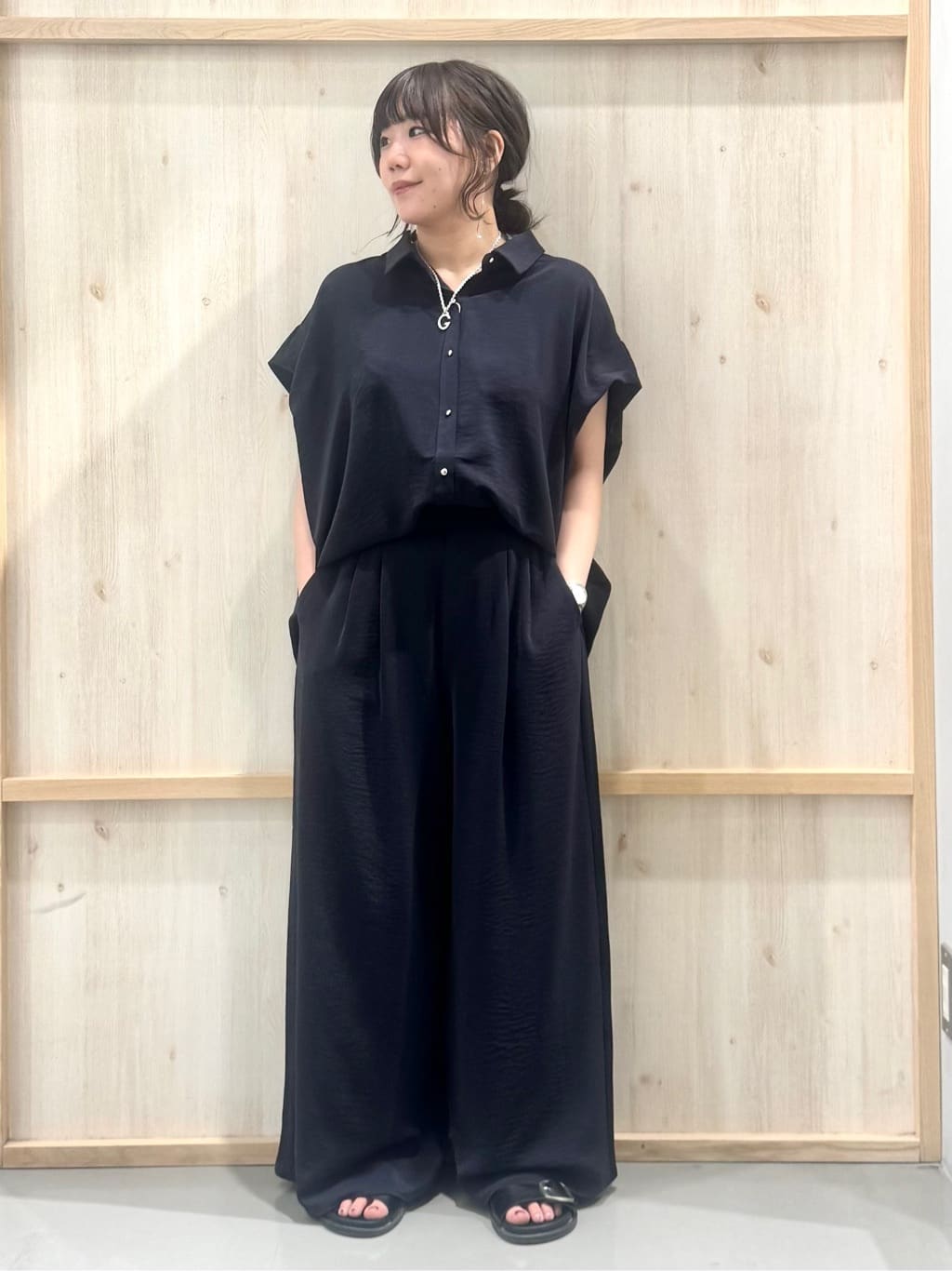 nanaさんの「THE SHOP TK｜コットンライクブラウス【接触冷感/洗濯機OK/UV/セットアップ可】」を使ったコーディネート