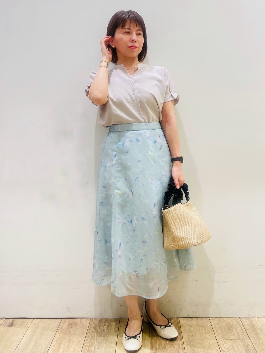 YUKOさんの「index｜《7色展開／XS-LLサイズ》タックスリーブスキッパーブラウス【洗濯機洗い可／吸水速乾／抗ピル／防シ」を使ったコーディネート