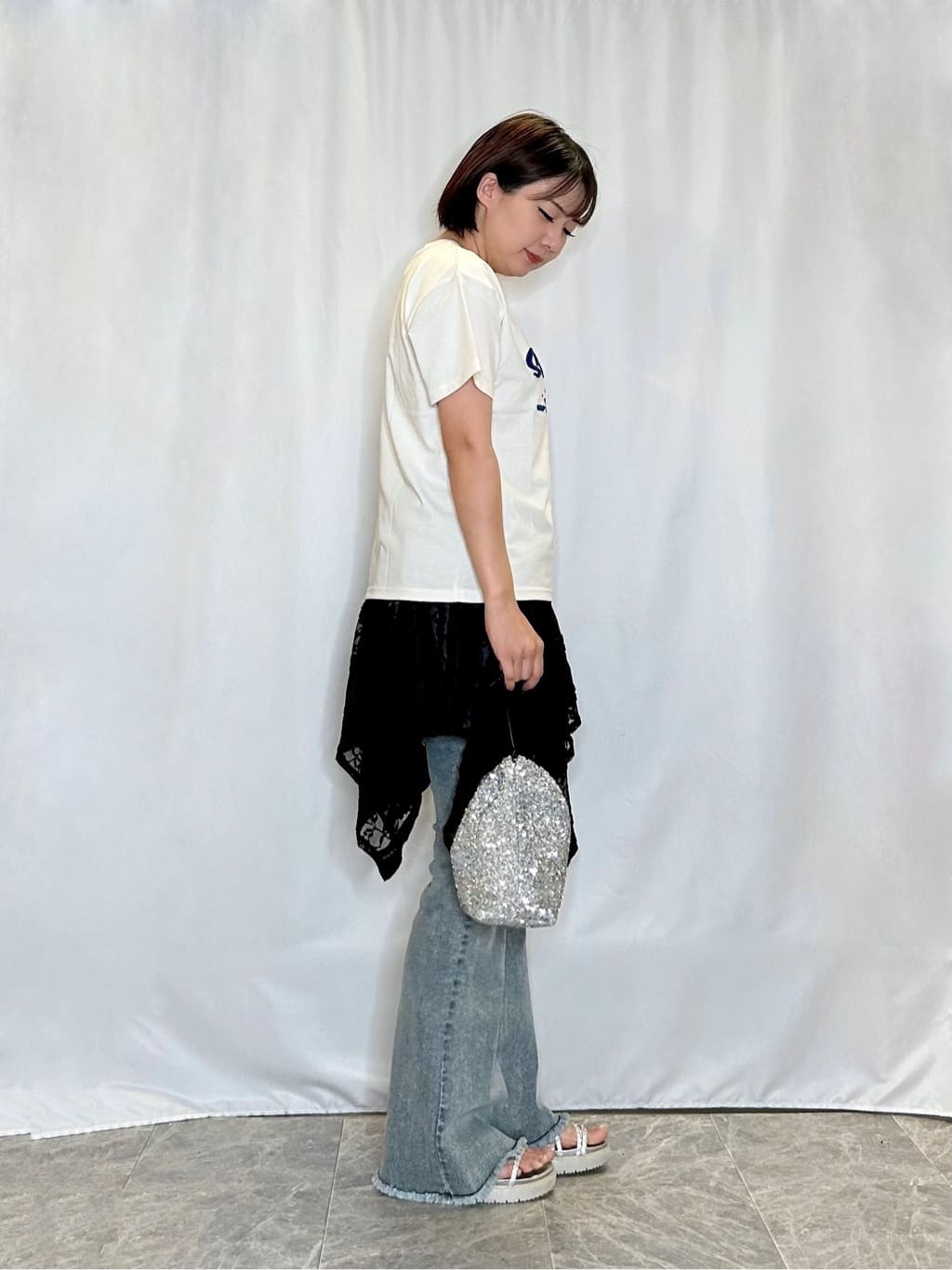 ネリさんの「SHOO･LA･RUE｜【ひんやり/S-LL】サガラ刺繍ロゴTシャツ」を使ったコーディネート