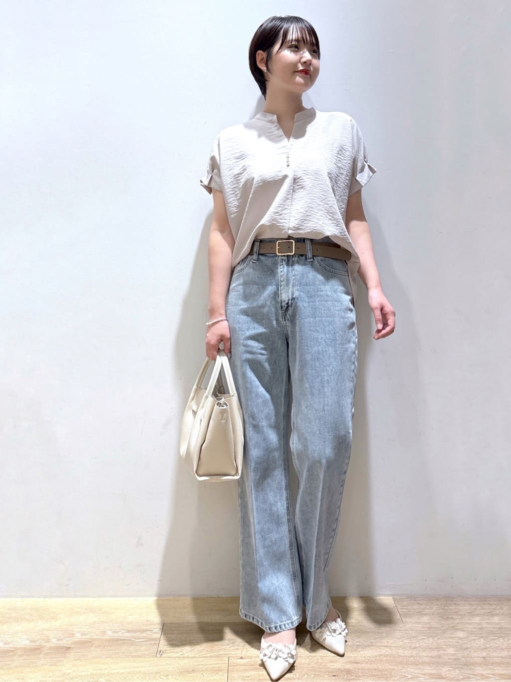 mizukiさんの「index｜《7色展開／XS-LLサイズ》タックスリーブスキッパーブラウス【洗濯機洗い可／吸水速乾／抗ピル／防シ」を使ったコーディネート