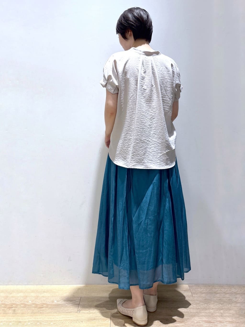 mizukiさんの「index｜《7色展開／XS-LLサイズ》タックスリーブスキッパーブラウス【洗濯機洗い可／吸水速乾／抗ピル／防シ」を使ったコーディネート