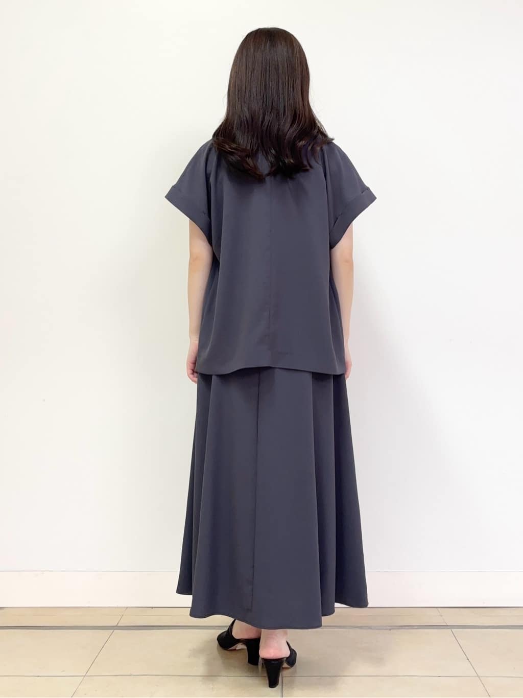あやかさんの「UNTITLED｜◆【セットアップ可能/接触冷感/イージーケア】リラクミスト　ハーフスリーブジャケット」を使ったコーディネート