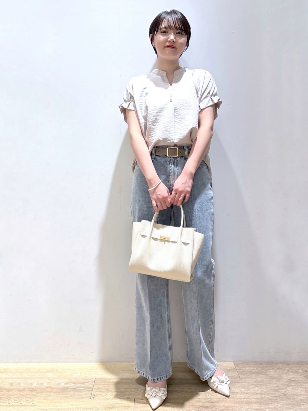 mizukiさんの「index｜《7色展開／XS-LLサイズ》タックスリーブスキッパーブラウス【洗濯機洗い可／吸水速乾／抗ピル／防シ」を使ったコーディネート