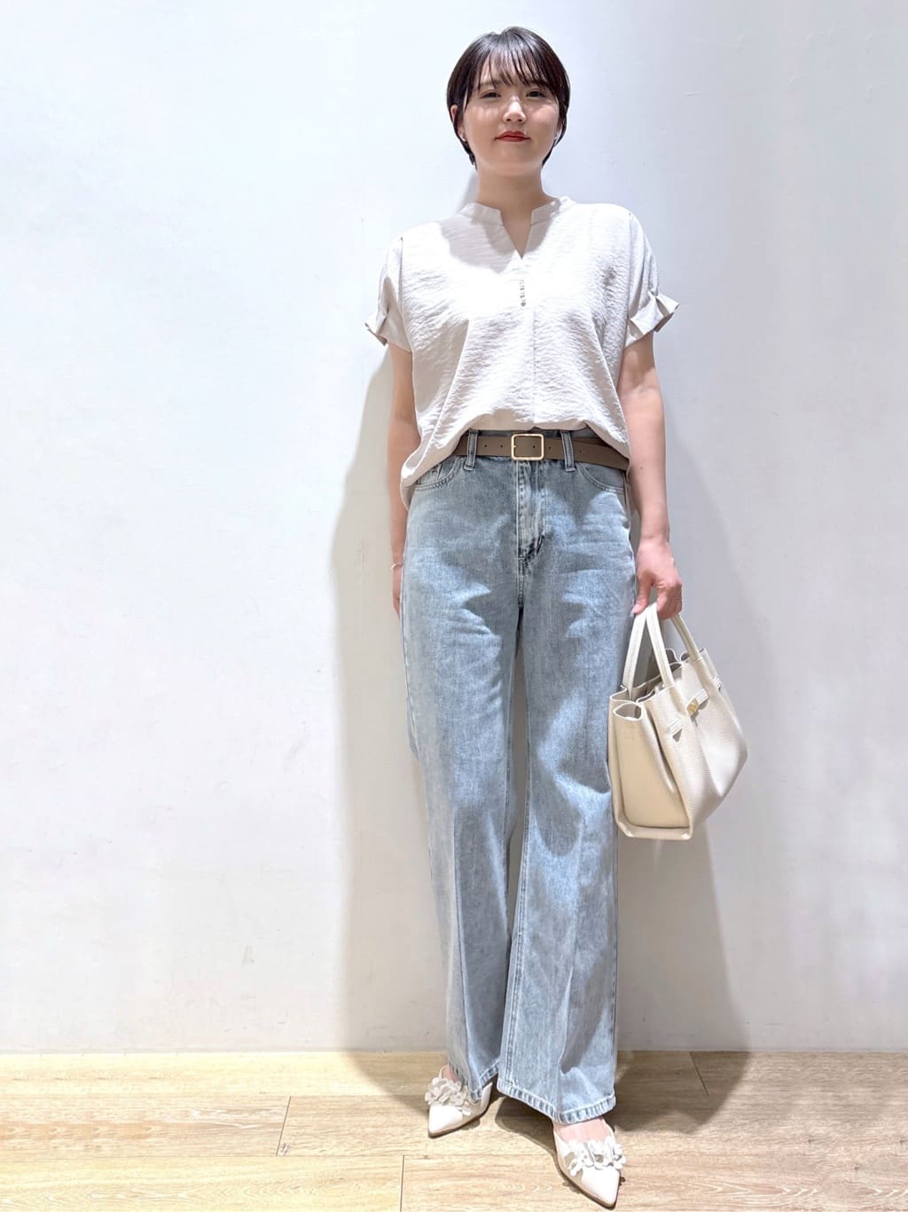 mizukiさんの「index｜《7色展開／XS-LLサイズ》タックスリーブスキッパーブラウス【洗濯機洗い可／吸水速乾／抗ピル／防シ」を使ったコーディネート