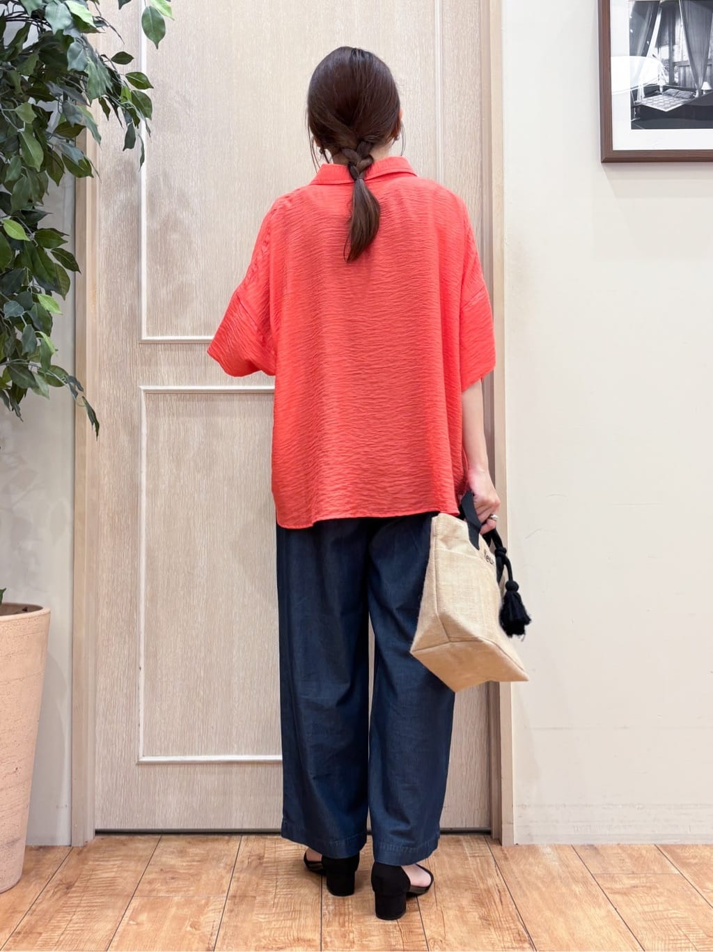 なみさんの「SHOO･LA･RUE｜ゆるっと感がこなれ見え ワッシャーシアー半袖シャツ」を使ったコーディネート