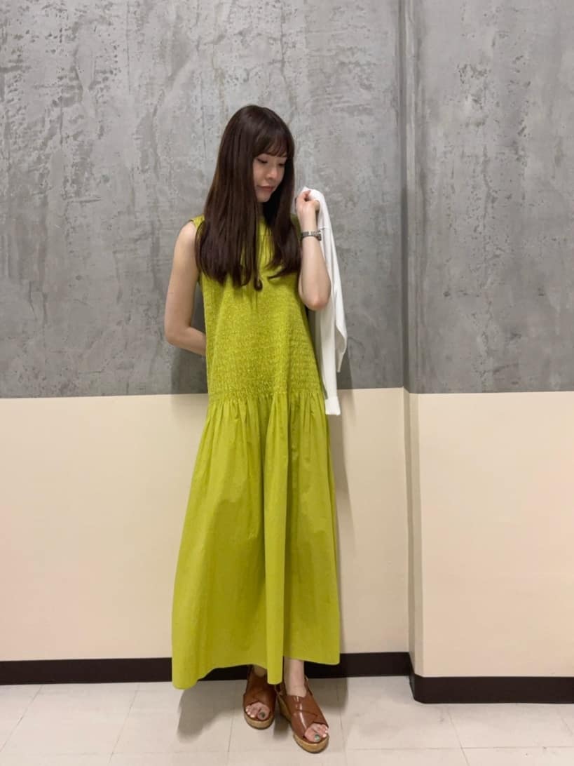 mayuさんの「UNTITLED｜◆【コットン100/夏ワンピ/ナロー】シャーリングワンピース」を使ったコーディネート