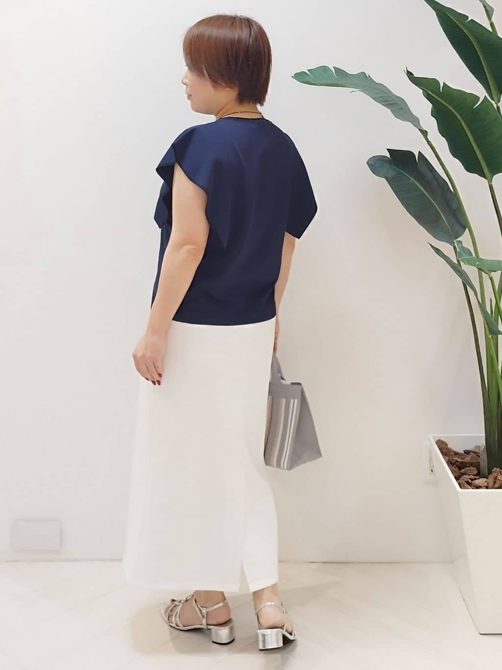 s u g iさんの「UNTITLED｜【後ろウエストゴム/ストレッチ性/オンオフ】ジャージナロースカート」を使ったコーディネート