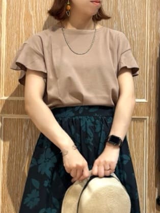 meiさんの「SHOO･LA･RUE｜【汗ジミ防止/ひんやり/UV】フリルスリーブTシャツ」を使ったコーディネート