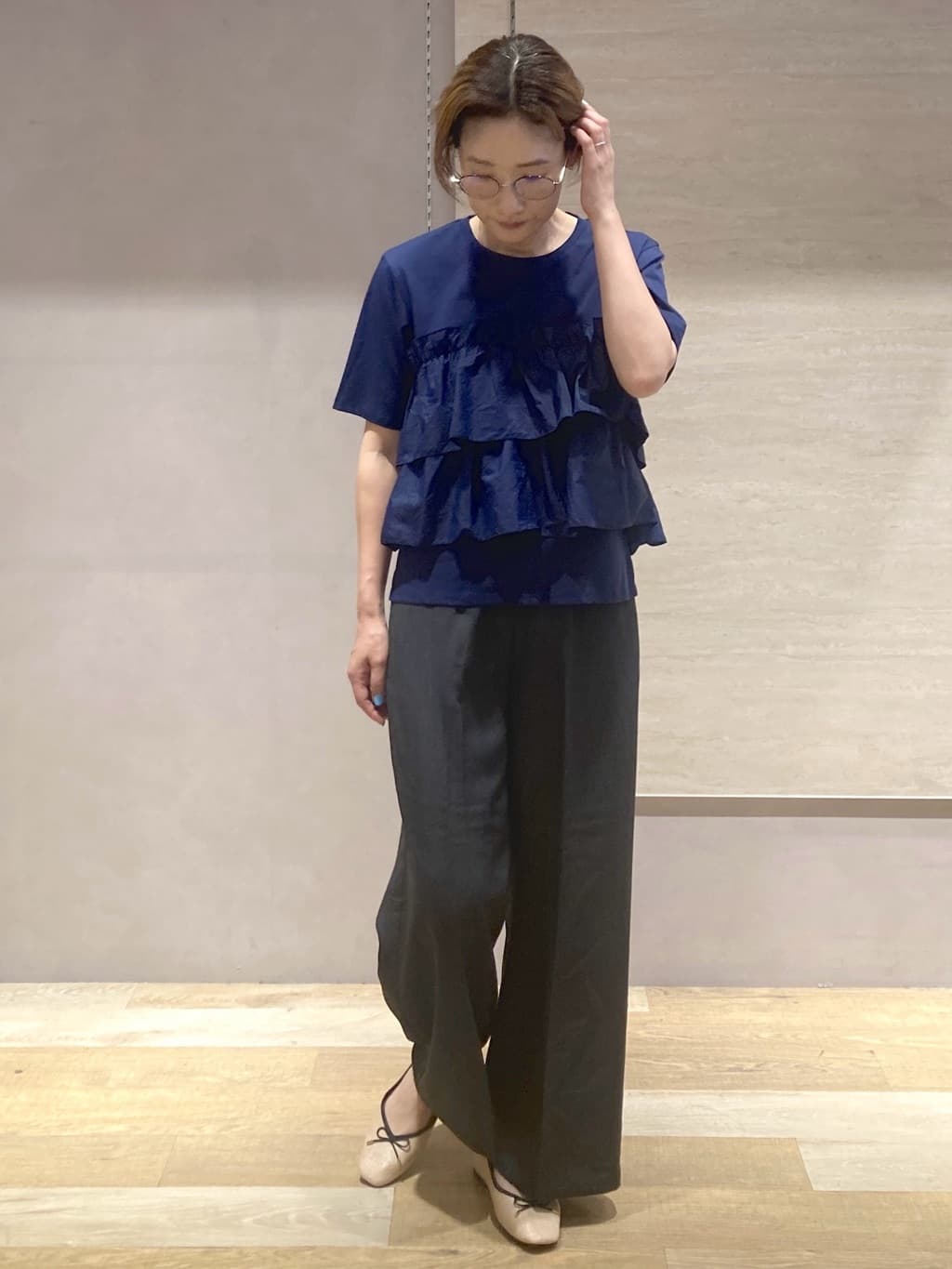 たけねぇさんの「OPAQUE.CLIP｜ウエストサテン使いイージーワイドパンツ【洗濯機洗い可】」を使ったコーディネート
