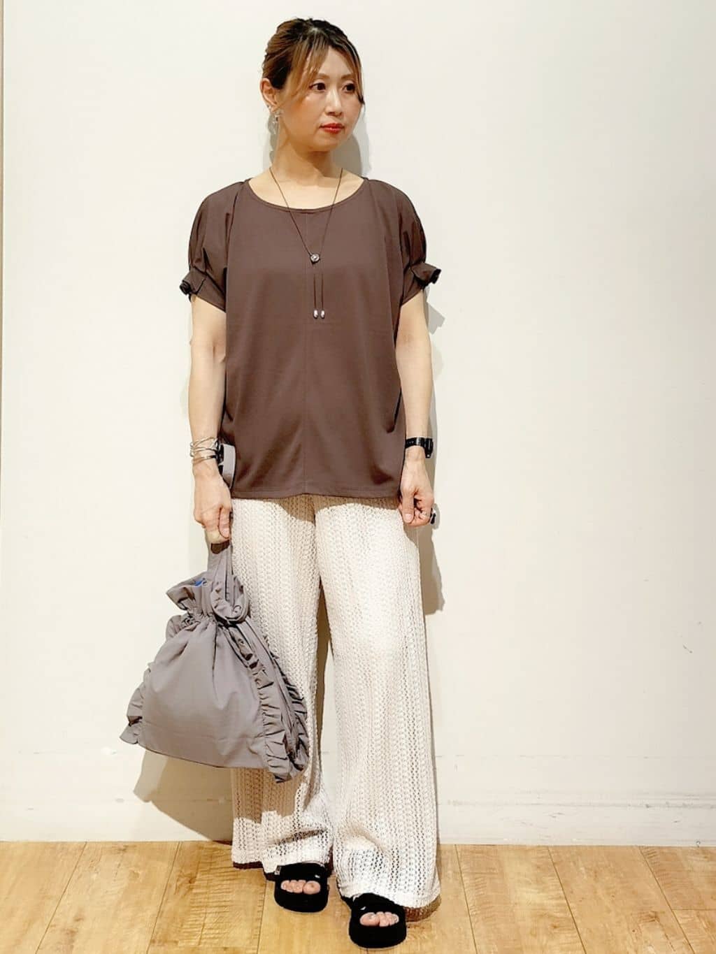 YUKIさんの「SHOO･LA･RUE｜【S-LL/UV/プチプラ】お袖タックで好印象 デザインTシャツ」を使ったコーディネート