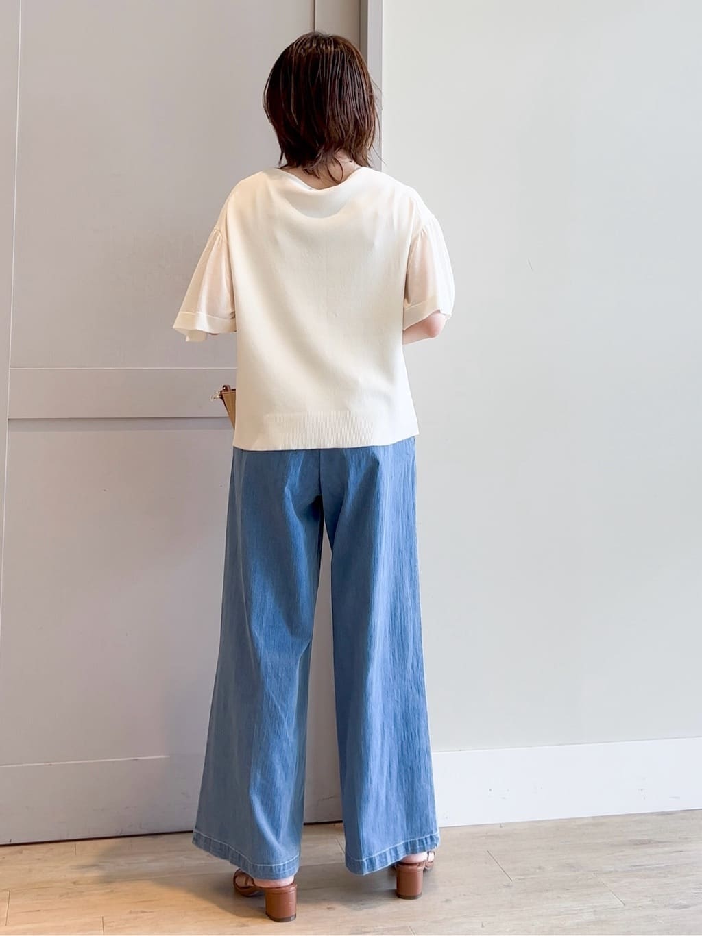 yamakoさんの「grove｜【嬉しい機能付き】やわらかドライタッチシアーフレアスリーブニット」を使ったコーディネート
