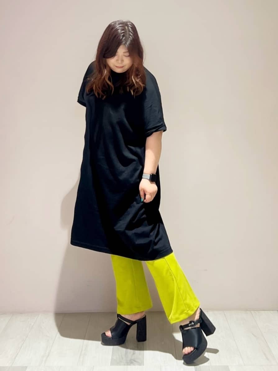 yumiさんの「ESPERANZA｜ミニバックルコルクヒールミュール」を使ったコーディネート