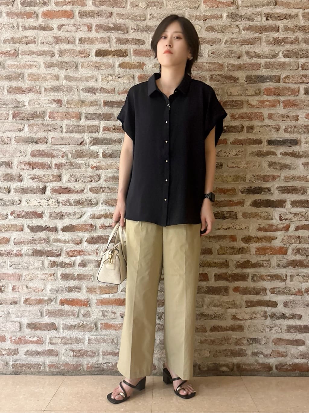 しばさんの「THE SHOP TK｜コットンライクブラウス【接触冷感/洗濯機OK/UV/セットアップ可】」を使ったコーディネート