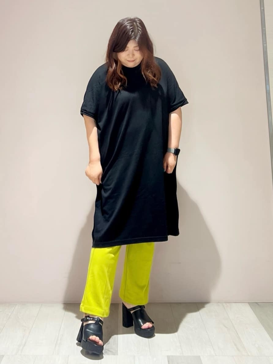 yumiさんの「ESPERANZA｜ミニバックルコルクヒールミュール」を使ったコーディネート