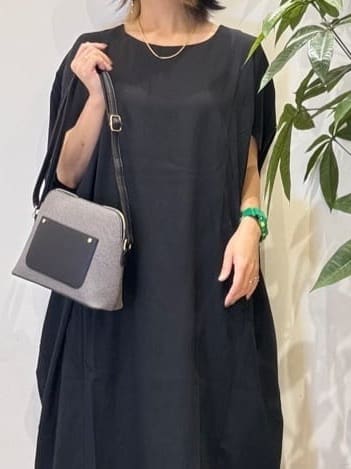 misakiさんの「SHOO･LA･RUE｜【S-LL】楽にサマ見え コクーンシルエットの涼やかワンピース」を使ったコーディネート