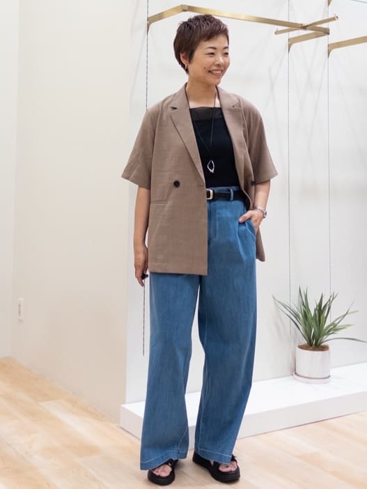 シュウコさんの「grove｜軽やかに羽織れて、きちんと見え ハーフスリーブテーラードジャケット」を使ったコーディネート
