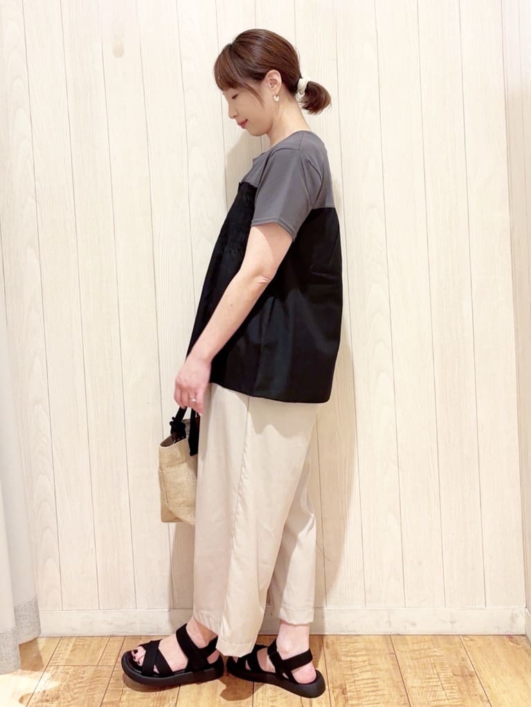 あいこさんの「SHOO･LA･RUE｜【着丈選べる】触れる度ひんやり ゆるきれい イージーワイドパンツ」を使ったコーディネート