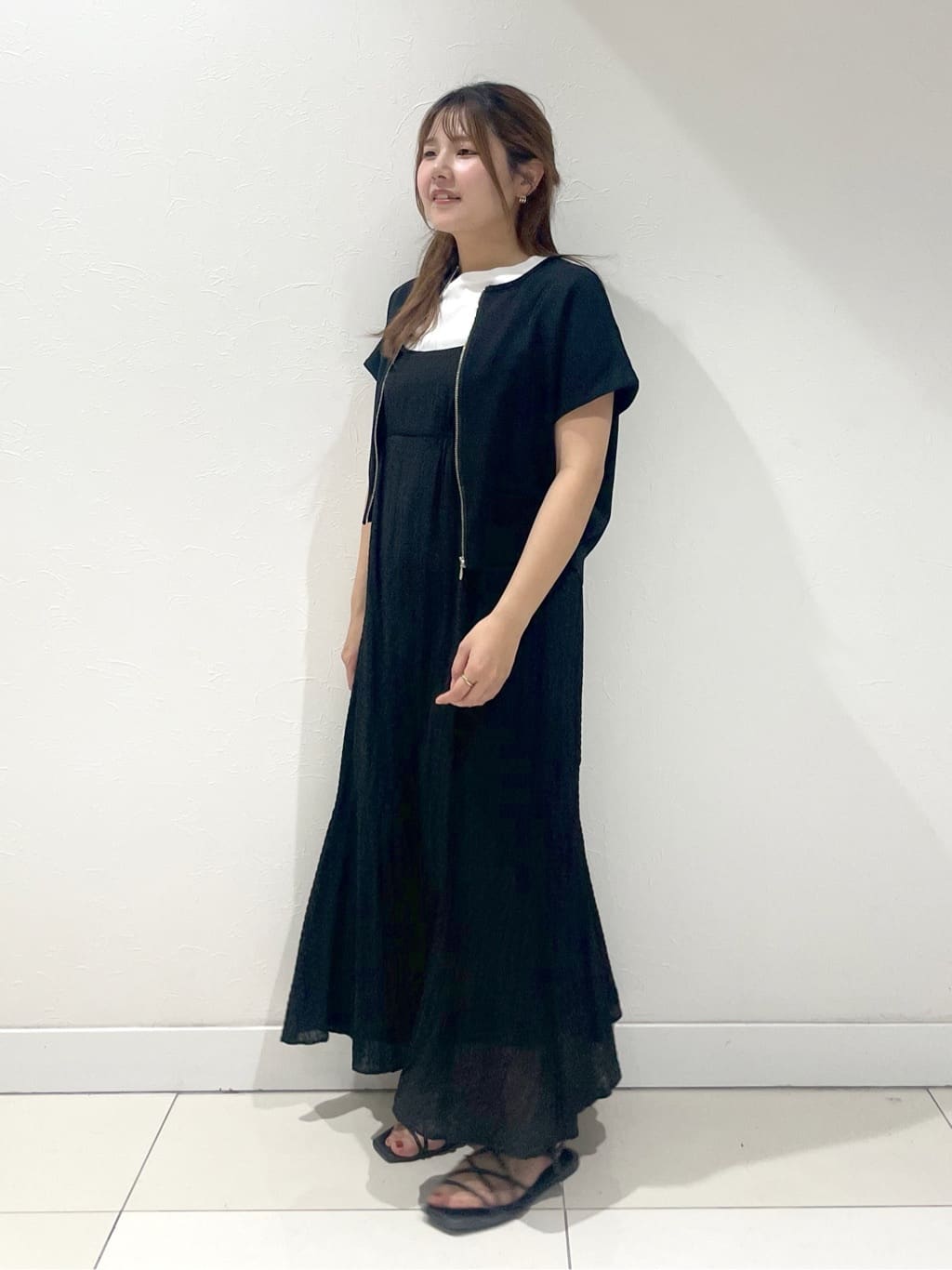 YUUKIさんの「INDIVI｜◆【洗える】ブルゾン風ジップニットベスト」を使ったコーディネート