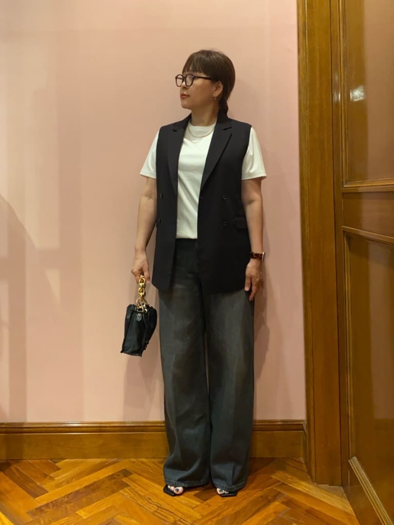 isoishiさんの「DRESSTERIOR｜ヴィンテージ加工ワイドデニムパンツ」を使ったコーディネート