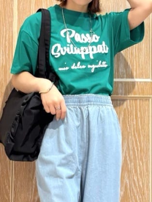meiさんの「SHOO･LA･RUE｜【ひんやり/S-LL】サガラ刺繍ロゴTシャツ」を使ったコーディネート