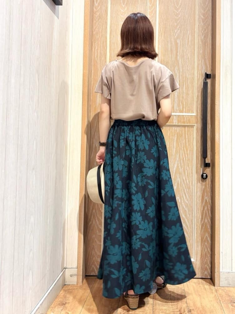 meiさんの「SHOO･LA･RUE｜【汗ジミ防止/ひんやり/UV】フリルスリーブTシャツ」を使ったコーディネート