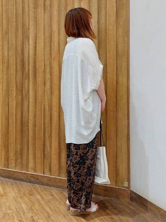 はっぴーさんの「SHOO･LA･RUE｜【ひんやり】すっきりきれいに体型カバー コクーンシルエットワンピース」を使ったコーディネート