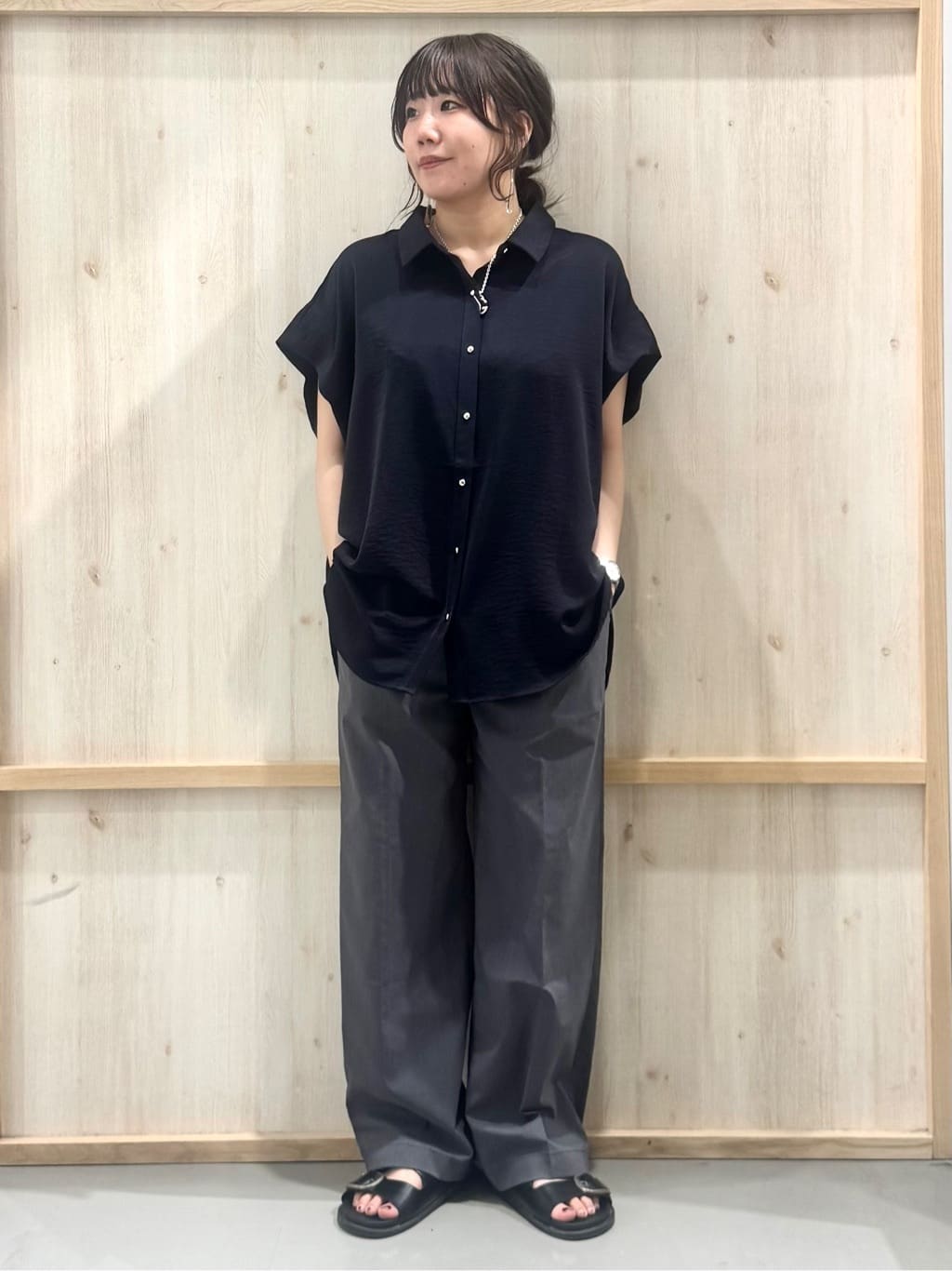 nanaさんの「THE SHOP TK｜コットンライクブラウス【接触冷感/洗濯機OK/UV/セットアップ可】」を使ったコーディネート