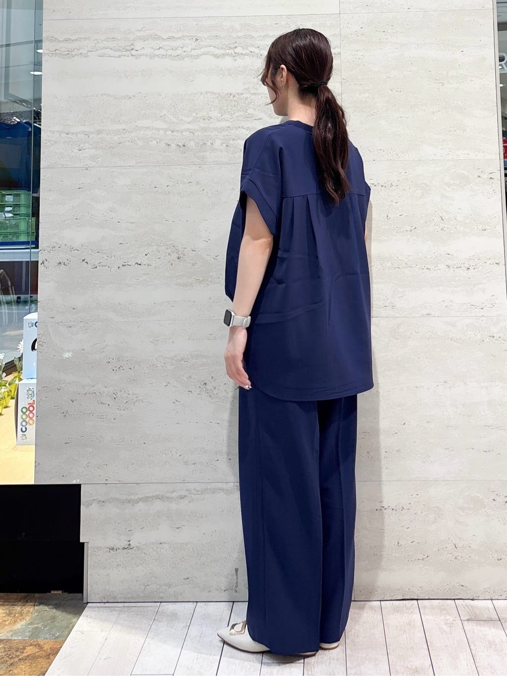 かほさんの「OPAQUE.CLIP｜《7色展開／SS-LLサイズ》ストレッチスキッパーブラウス／セットアップ対応【洗濯機洗い可／防シワ】」を使ったコーディネート