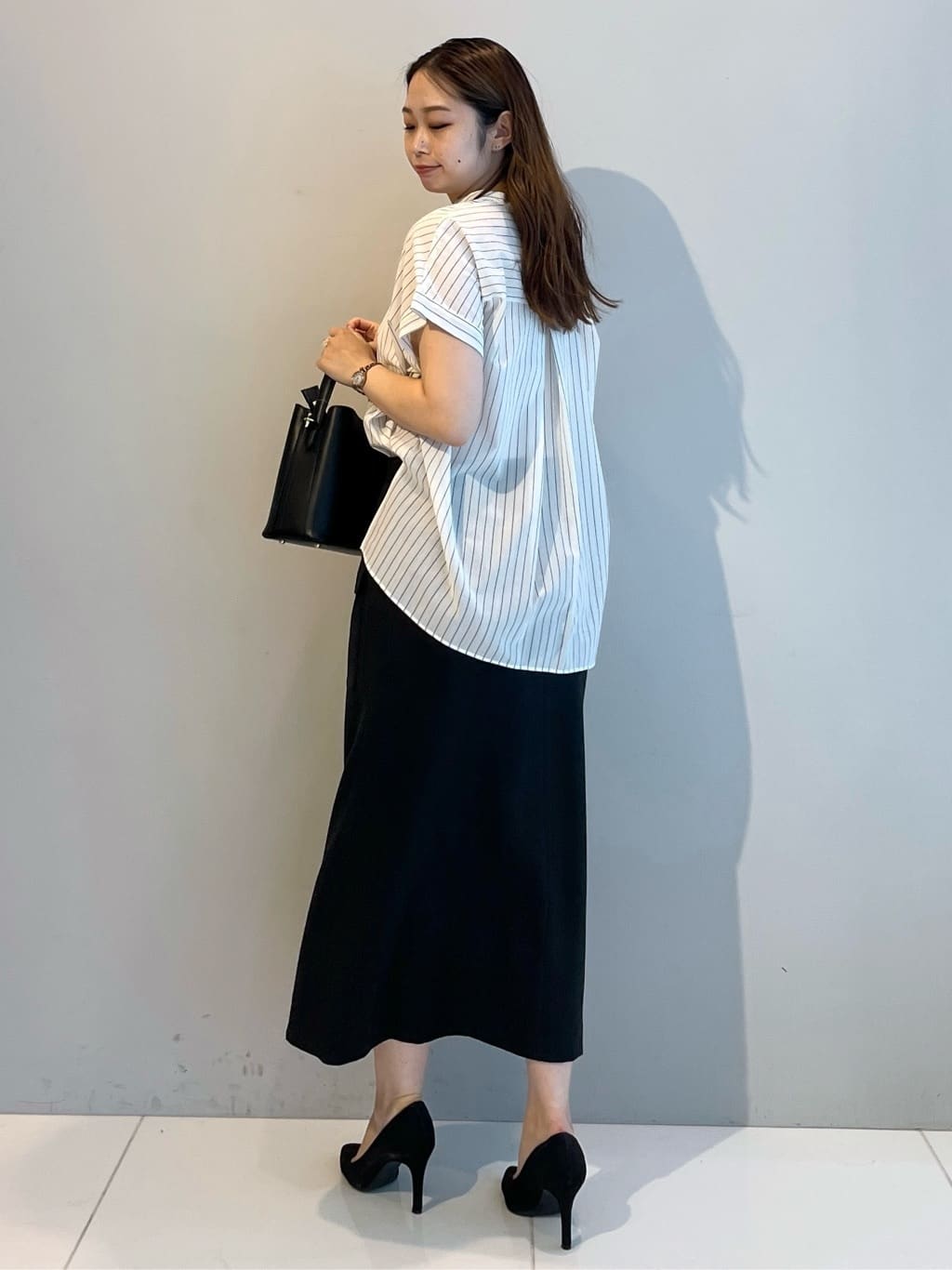 Saekoさんの「UNTITLED｜【洗える/スキッパー】フレンチスリーブシアーブラウス」を使ったコーディネート
