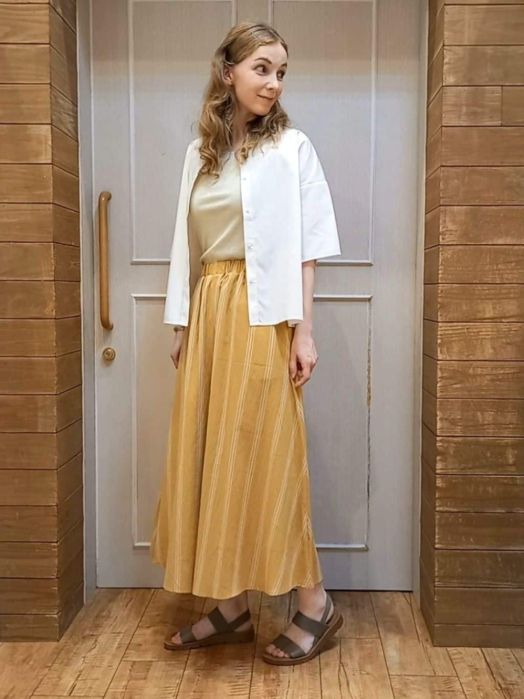 Mirkaさんの「SHOO･LA･RUE｜【S-LL】大人のラメ感 テレコ半袖トップス」を使ったコーディネート