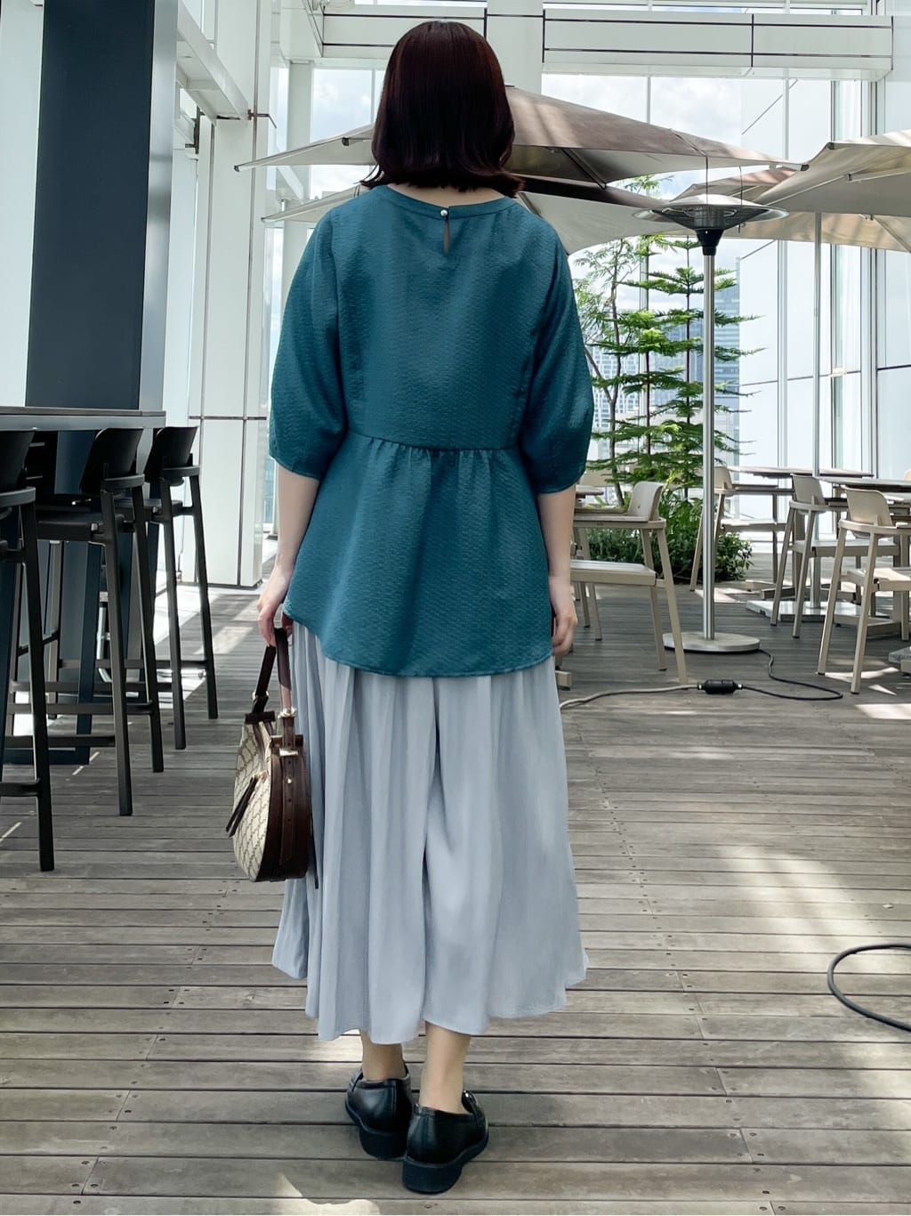 yukariさんの「Reflect｜【すっきり見え！長め丈】ペプラムデザインシアーブラウス」を使ったコーディネート