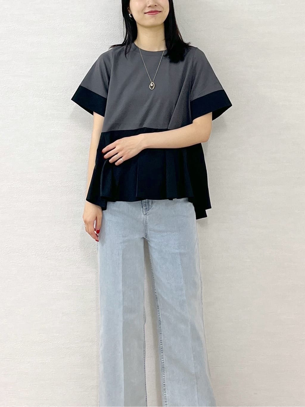 sachikoさんの「OPAQUE.CLIP｜配色フハクドッキングペプラムトップス【洗濯機洗い可／抗ピル】」を使ったコーディネート