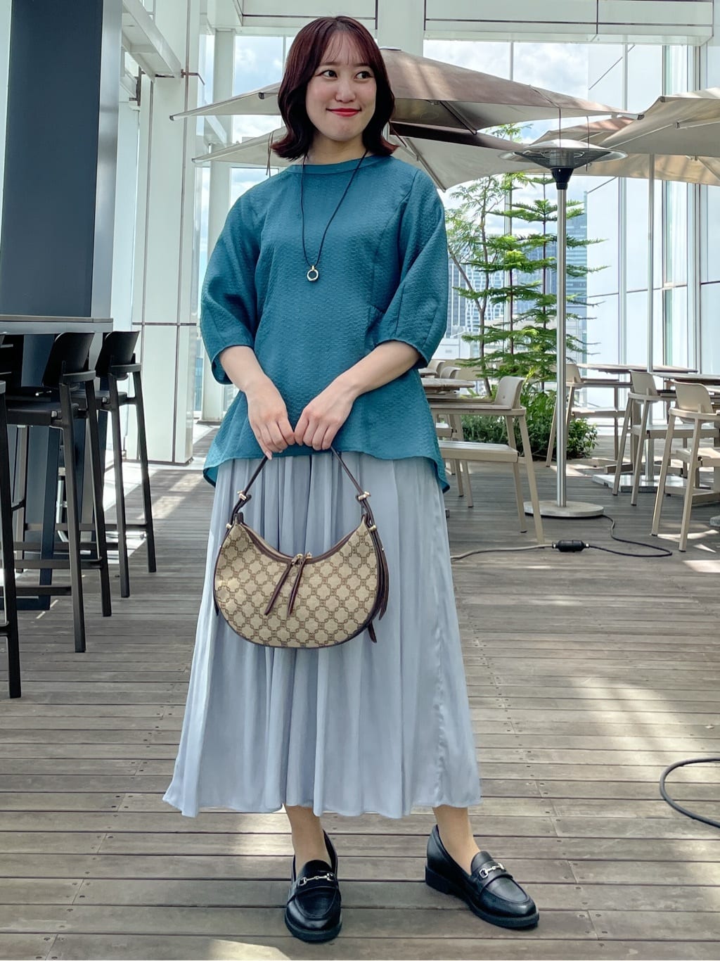 yukariさんの「Reflect｜【すっきり見え！長め丈】ペプラムデザインシアーブラウス」を使ったコーディネート