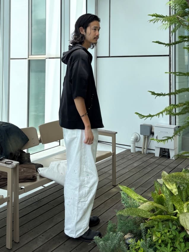 北浦歩大さんの「tk.TAKEO KIKUCHI｜スタッズ ダブルZIPパーカ」を使ったコーディネート