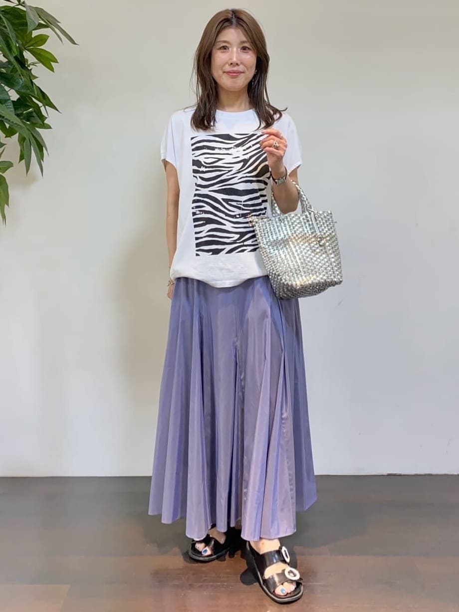 tomoさんの「UNTITLED｜◆【トレンド/後ろゴム】ローンフレアスカート」を使ったコーディネート