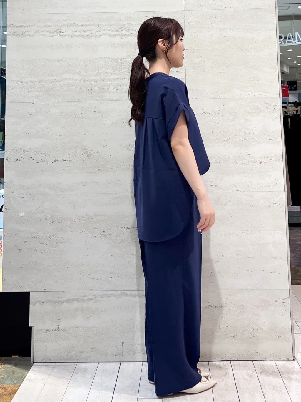 かほさんの「OPAQUE.CLIP｜《7色展開／SS-LLサイズ》ストレッチスキッパーブラウス／セットアップ対応【洗濯機洗い可／防シワ】」を使ったコーディネート