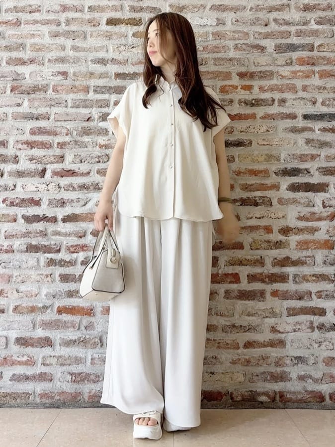 tokiさんの「THE SHOP TK｜コットンライクブラウス【接触冷感/洗濯機OK/UV/セットアップ可】」を使ったコーディネート