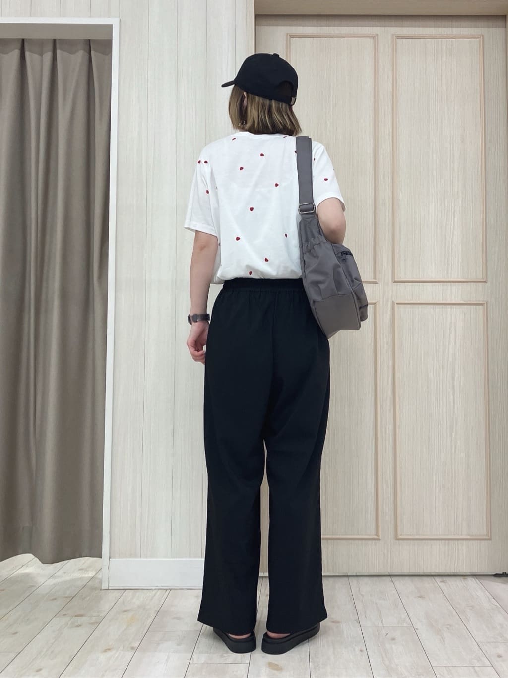Turnerさんの「SHOO･LA･RUE｜【着丈選べる】触れる度ひんやり ゆるきれい イージーワイドパンツ」を使ったコーディネート