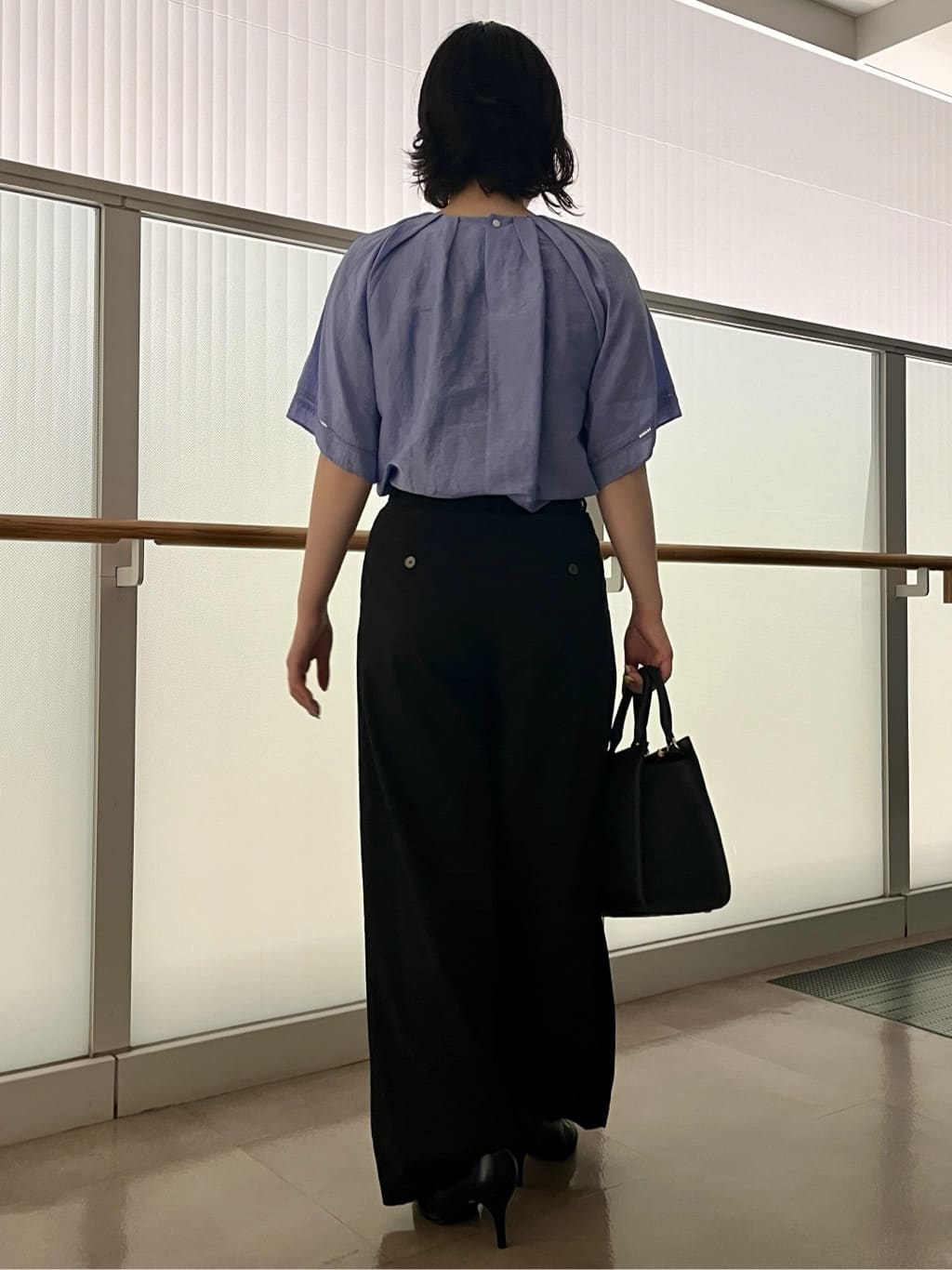 ちりんさんの「UNTITLED｜◆【後ろウエストゴム/洗える】2タックワイドパンツ」を使ったコーディネート