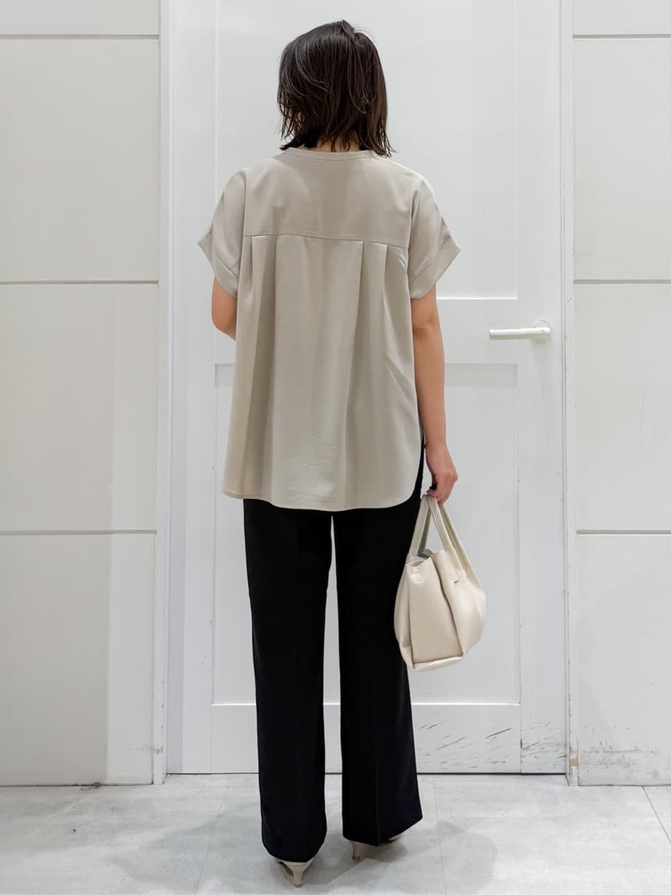 yuka.aさんの「OPAQUE.CLIP｜《7色展開／SS-LLサイズ》ストレッチスキッパーブラウス／セットアップ対応【洗濯機洗い可／防シワ】」を使ったコーディネート