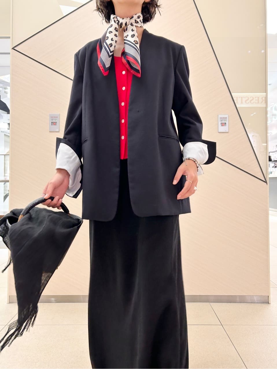 OCHIAIさんの「DRESSTERIOR｜【STORY11月号掲載】レオパードシルクスカーフ」を使ったコーディネート