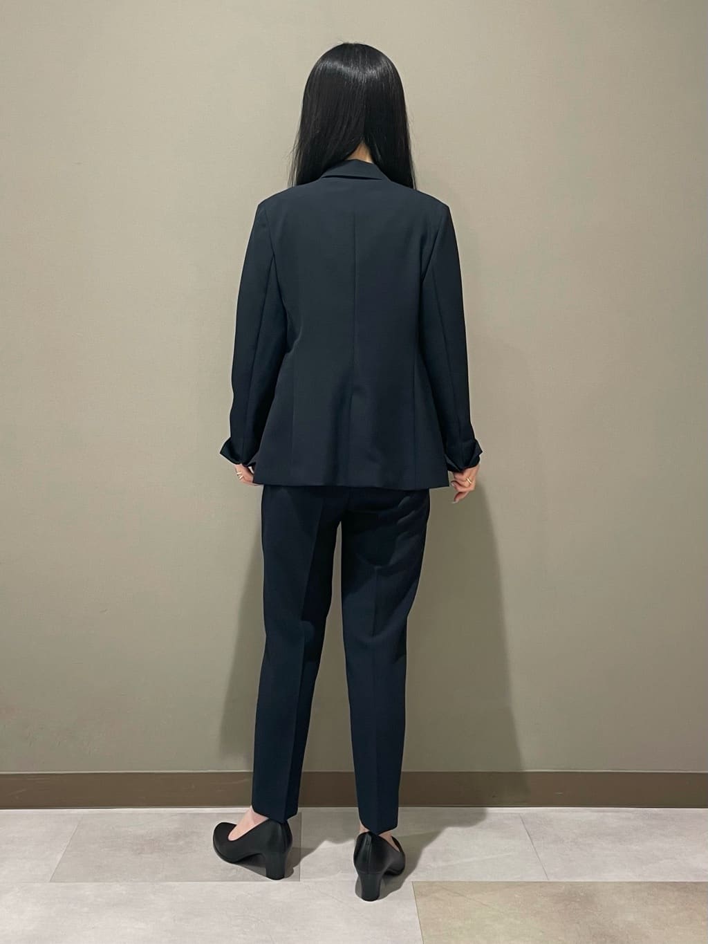 KEIKOさんの「INDIVI｜【定番スーツ／UVケア／洗える】ウール調テーラードジャケット」を使ったコーディネート