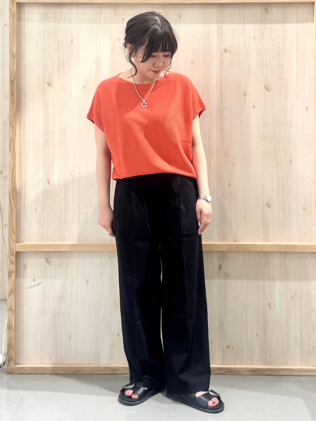 nanaさんの「THE SHOP TK｜【6色展開】さらさらフレンチニット【毛玉になりにくい/洗濯機OK】」を使ったコーディネート