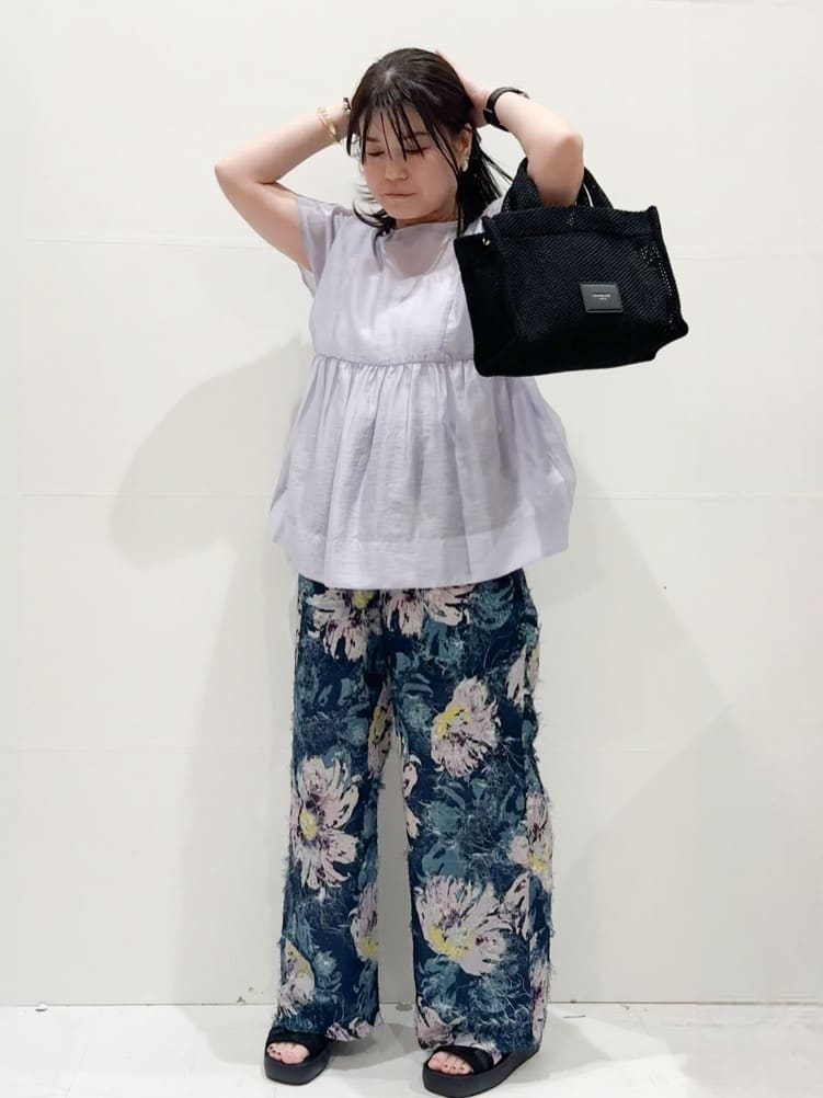 Minさんの「OPAQUE.CLIP｜麻混シアーペプラムブラウス【洗濯機洗い可】」を使ったコーディネート