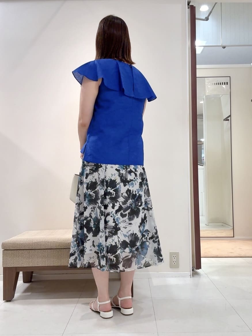 YUIさんの「UNTITLED｜【きれいめ/洗える/フリル】ラッフルシアーブラウス」を使ったコーディネート