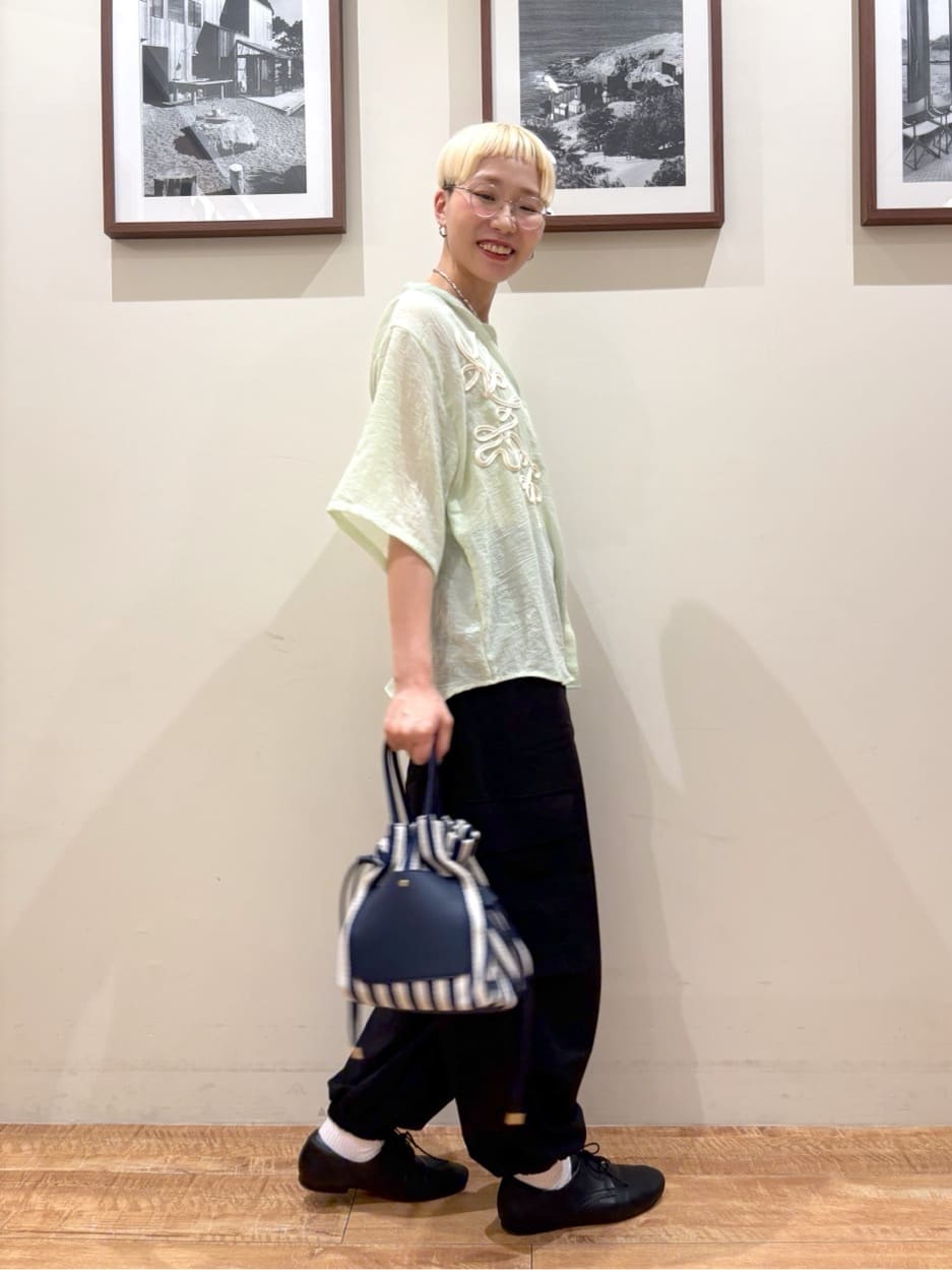 Ayumiさんの「SHOO･LA･RUE｜【S-LL】一枚で着映え コード刺繍シャツ」を使ったコーディネート